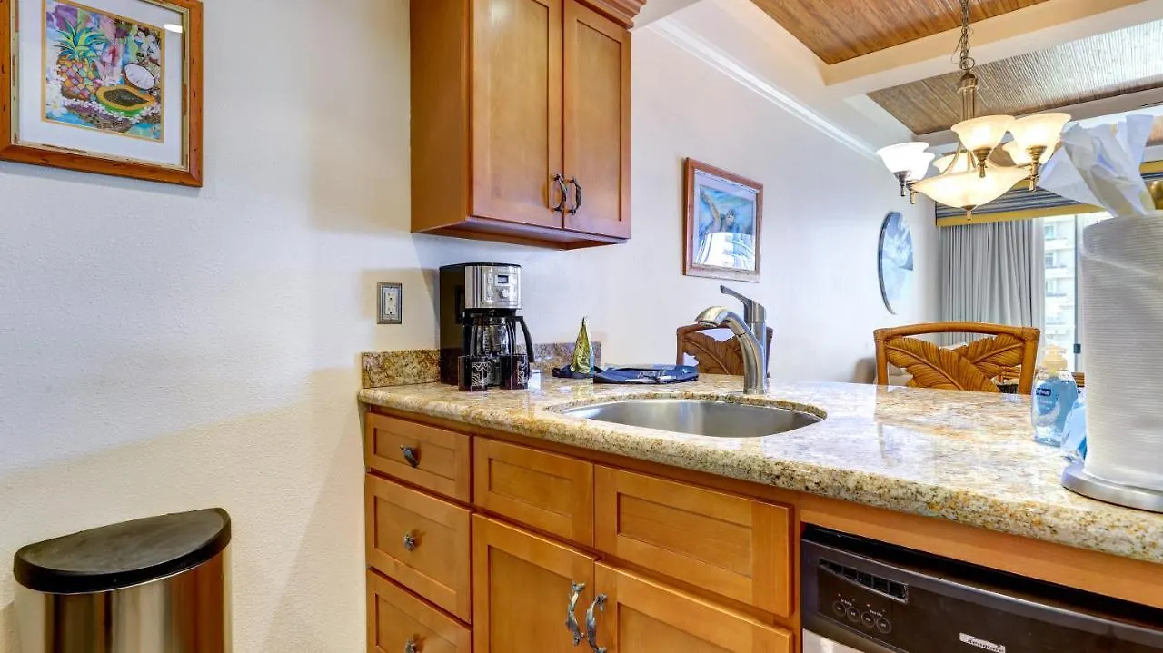 アパートホテル The Whaler Resort: Suite 515~Studio With Stunning Center Courtyard & Ocean Views ラハイナ